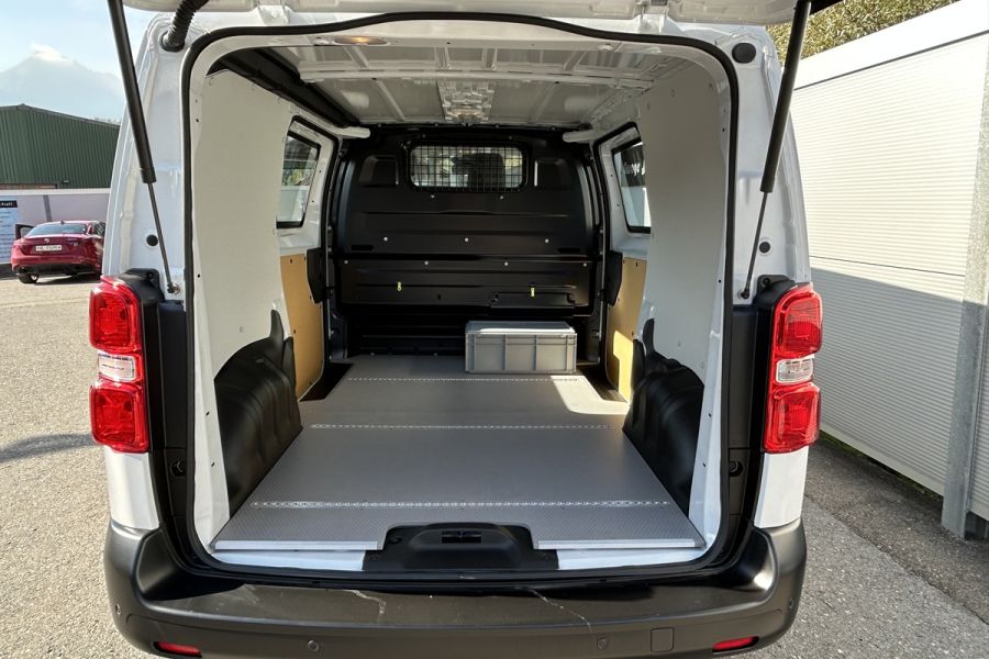 Toyota Proace Van – Mietfahrzeug im Jörg Rent-Center Weesen