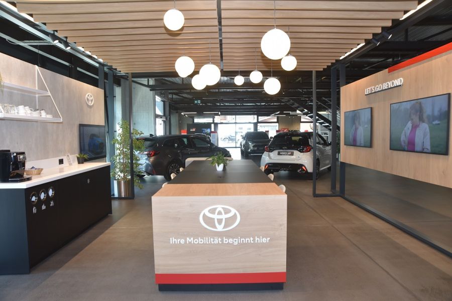 Neuwagen-Ausstellung der Garage Jörg AG Weesen