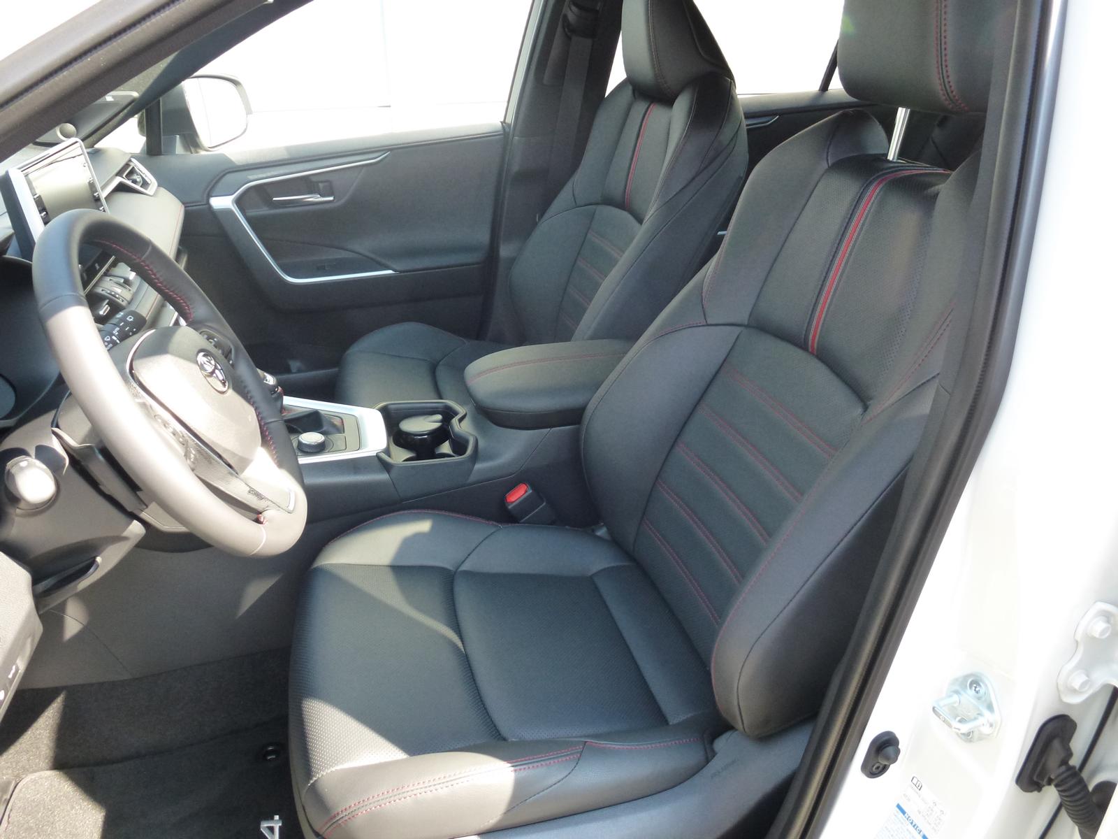 RAV 4 Plug in 4