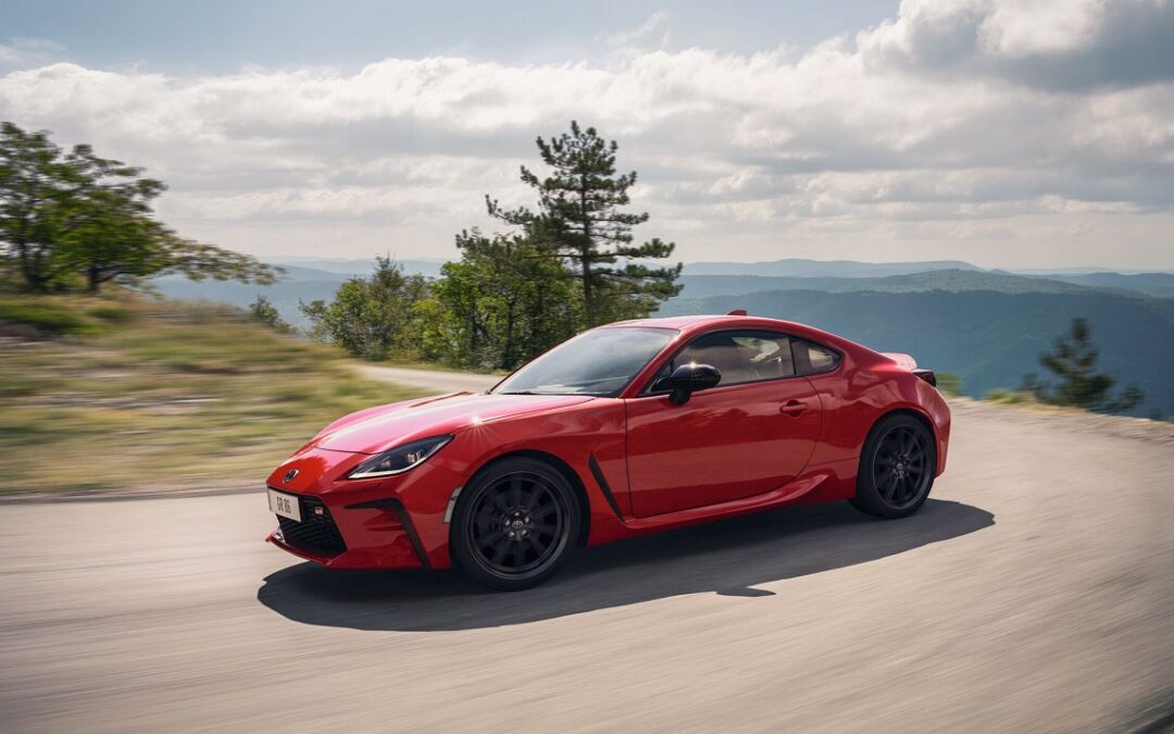 TOYOTA präsentiert den neuen GR86