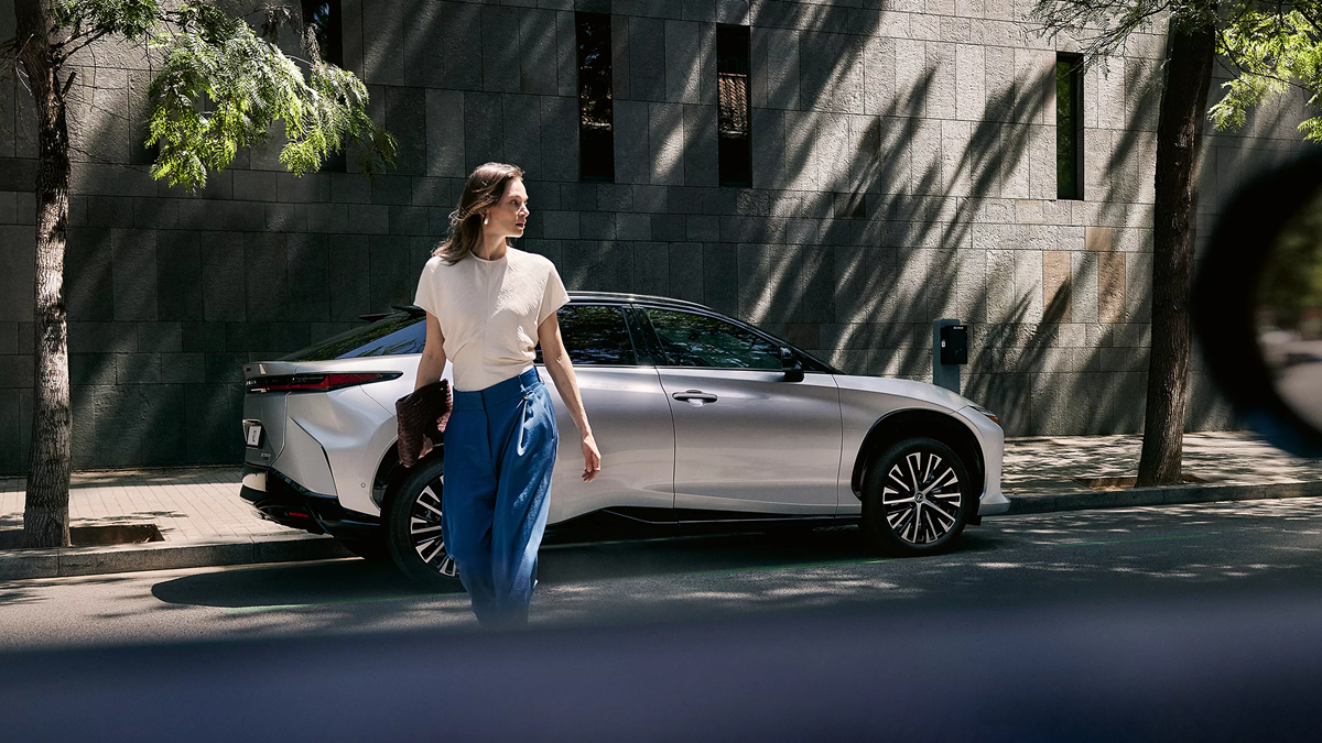 Lexus RZ