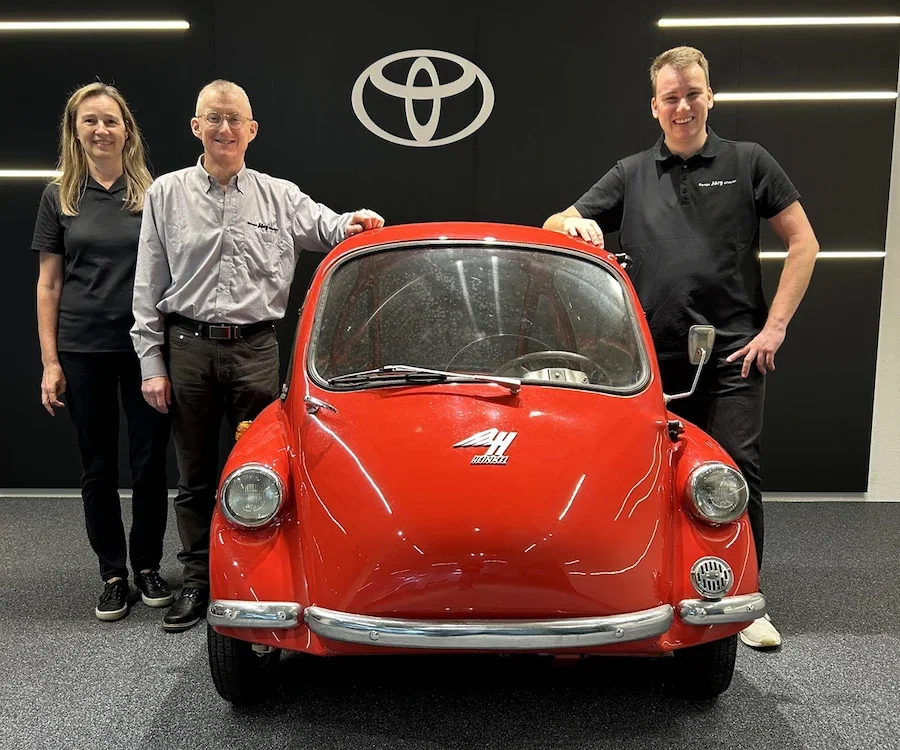 Übergabe an die dritte Generation – Paul Jörg, Silvia Jörg und Noel Jörg, Garage Jörg AG in Weesen